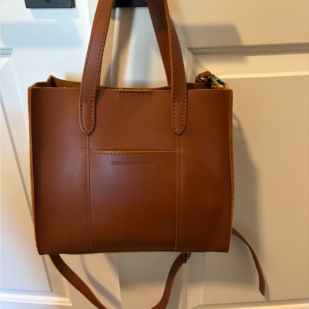 Portland Leather Crossbody Tote